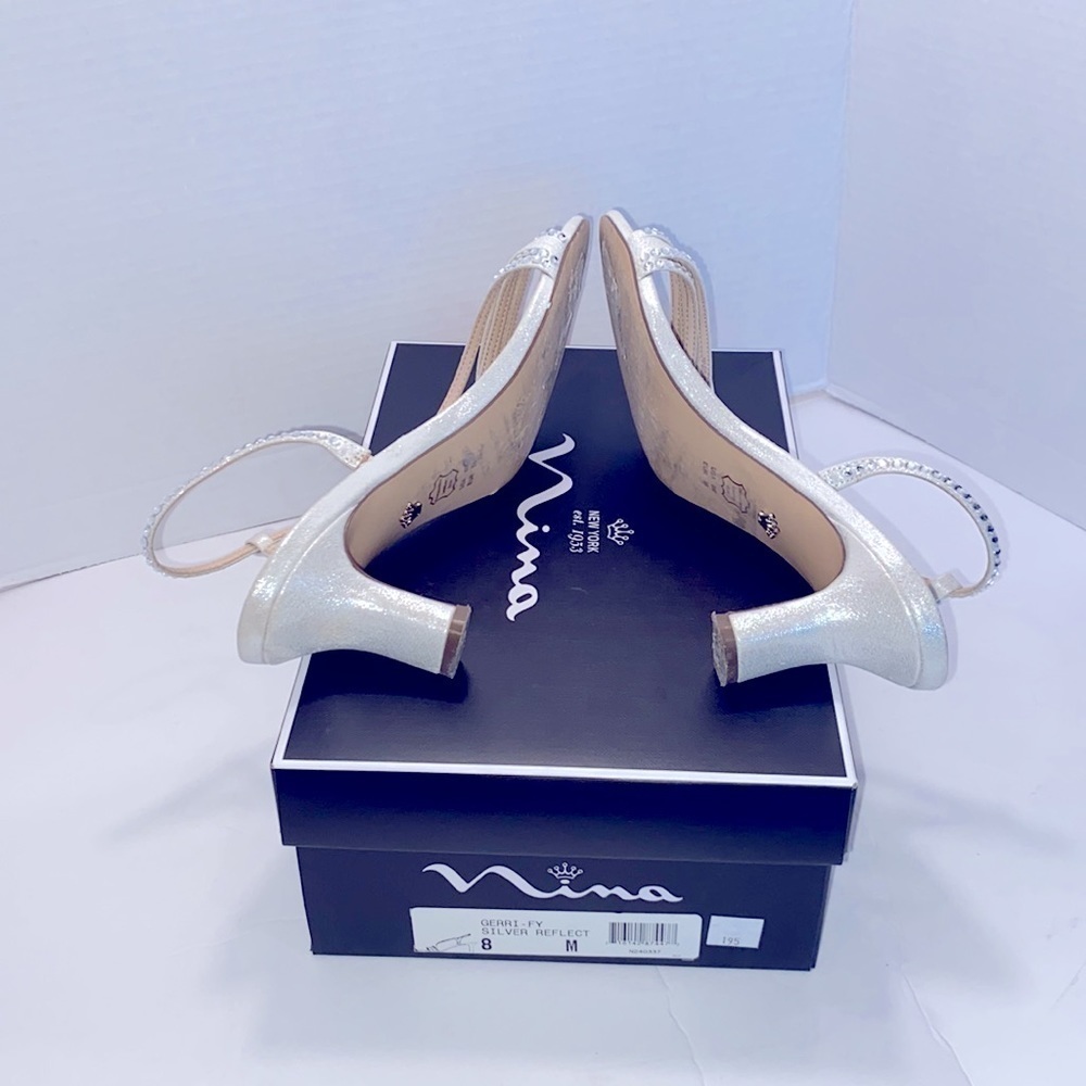 Nina New York Silver Reflect 2 3/4 inch Heels Size 8 - Picture 5 of 5